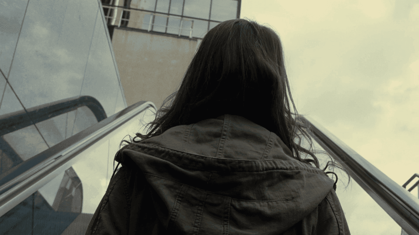 Fotograma do filme young-and-beautiful.png
